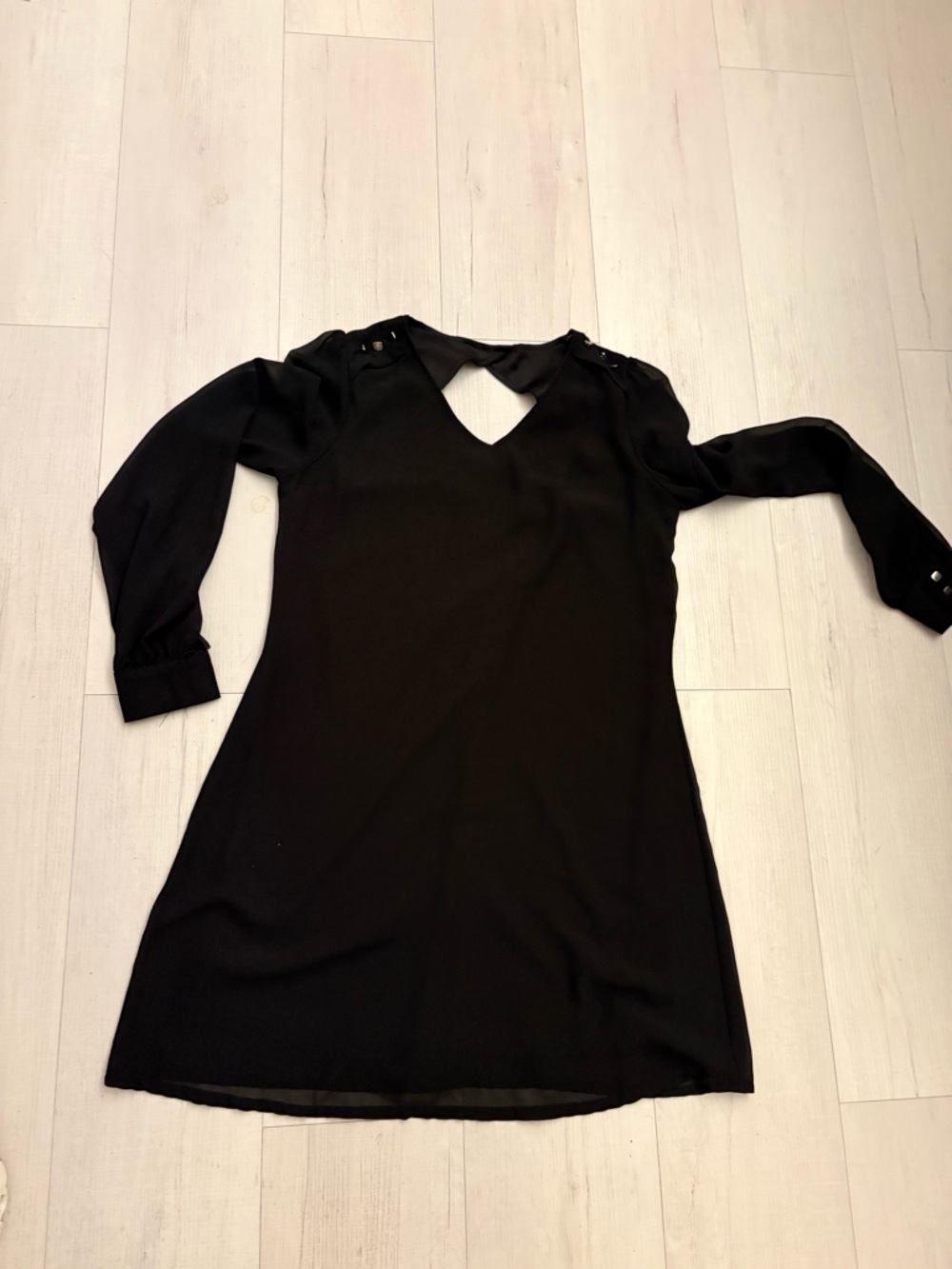 Source Unknown Black Maxi Dress with Keyhole Neck